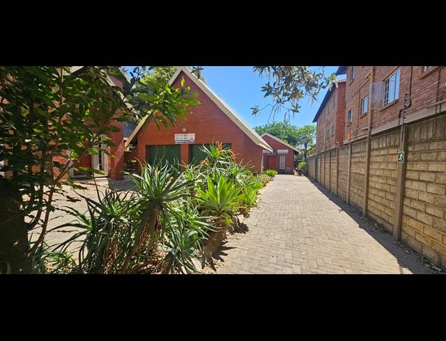 17 BEDROOM APARTMENT BLOCK FOR SALE IN RUSTENBURG CENTRAL